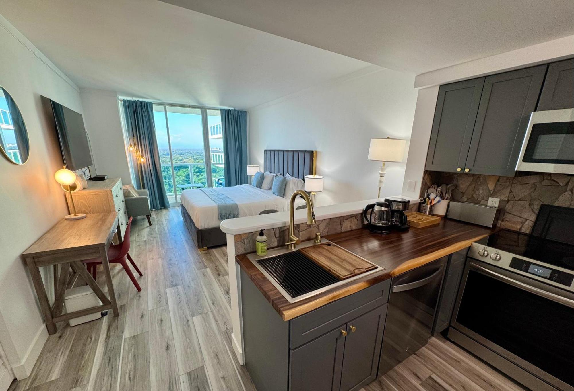 Balcony Ocean View ! Wifi - Pool - Gym - Parking Aparthotel Маями Екстериор снимка